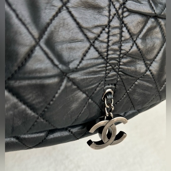 ᴿᵃʳᵉ ✨CHANEL
Lambskin Quilted Small Sharpei Flap Black - Picture 6 of 16